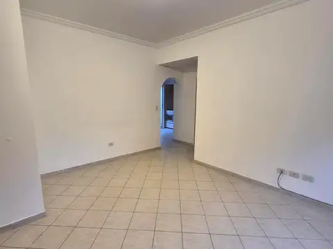 Depto Tipo Casa en Alquiler en Villa Luro, $ 900.000