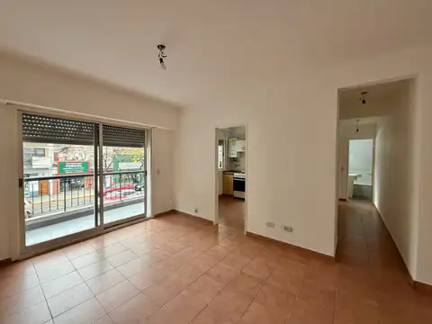 Alquiler sin expensas. Dos Ambientes con Balcón.