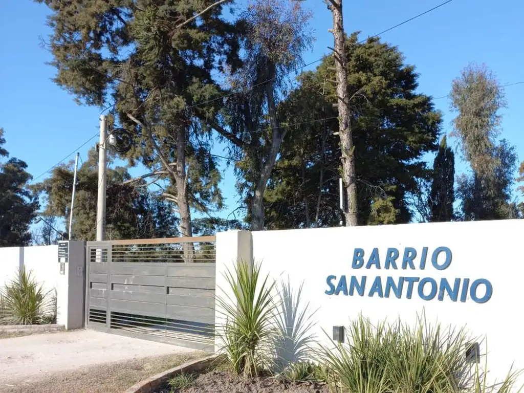 San Antonio - 96 e/ 140 y 140 bis