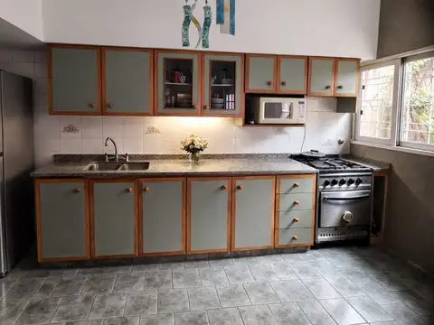 Depto Tipo Casa 5 ambientes con 2 baños