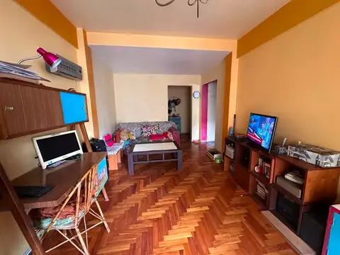 Venta depto 2 amb. con balcón corrido Recoleta