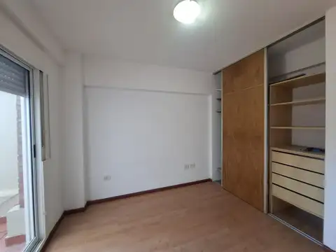 DEPARTAMENTO 2 AMBIENTES C/BALCON Y PATIO