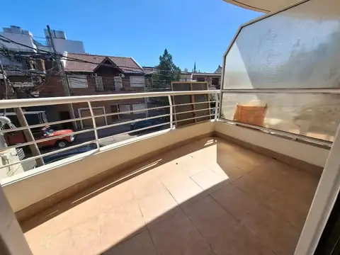 DEPARTAMENTO 2 AMBIENTES C/BALCON Y PATIO