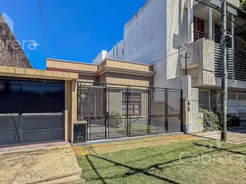 Venta de casa de 3 dormitorios con pileta, en Ringuelet, La Plata.