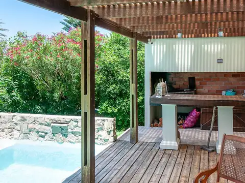 Casa 5 ambientes con 4 baños