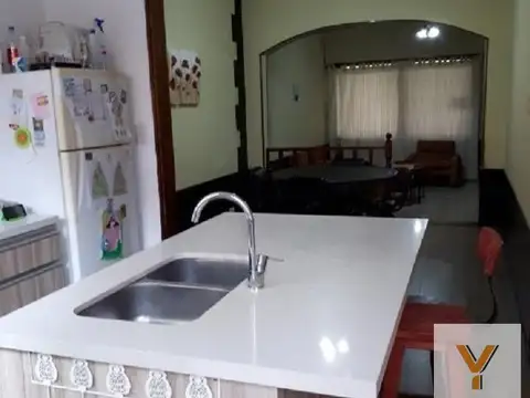 Casa 5 ambientes con 3 baños