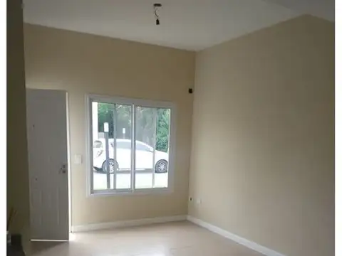 Casa en Venta en Countries y Barrios Cerrados en Pilar, USD 92.000
