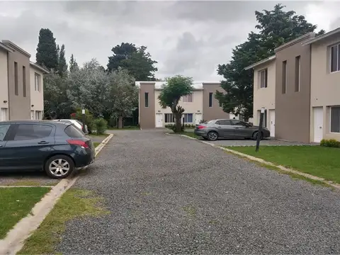 Condominio La Fernanda 100