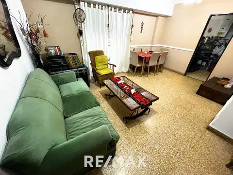Venta Depto. 4 amb. con balcón Villa Ballester
