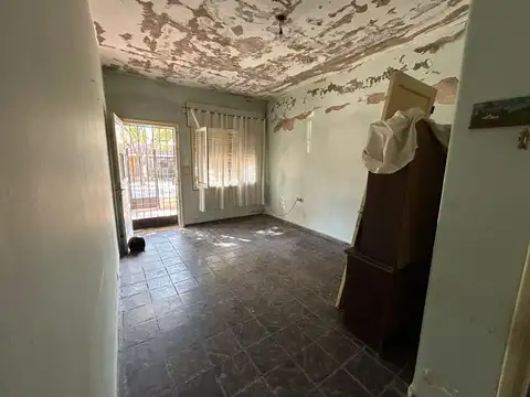 VENTA CASA 3 DORM- A RECICLAR-PRIMERA JUNTA CBA