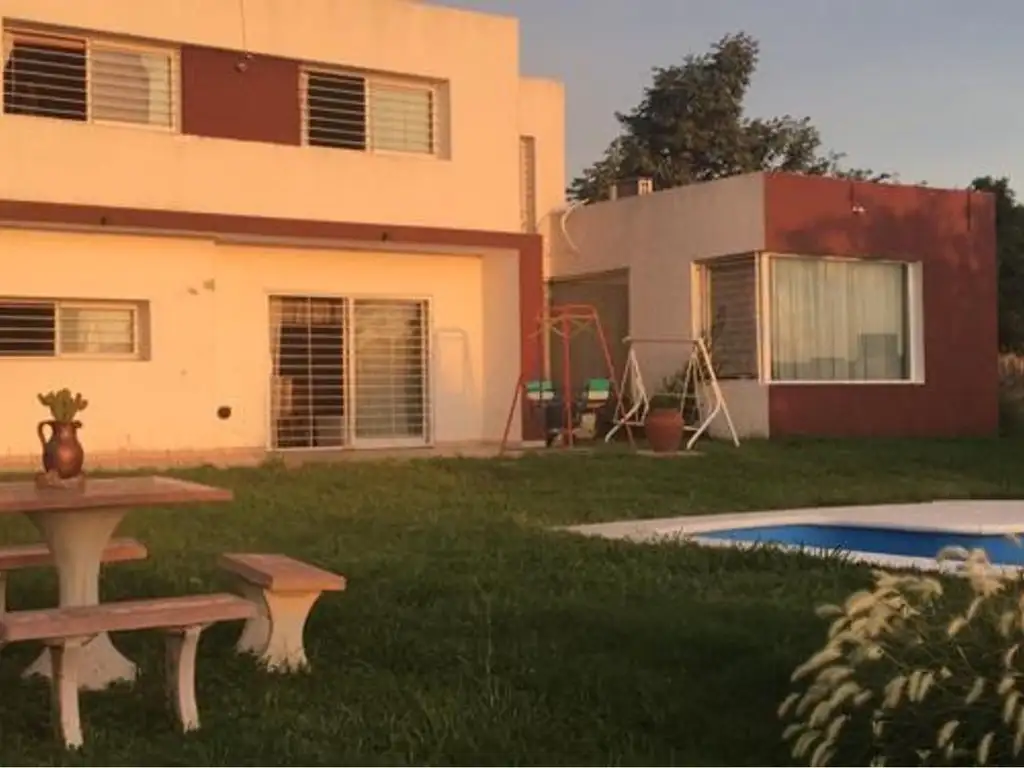 Casa en Alquiler - 3 dormitorios -