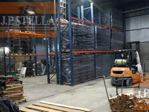 Galpón Industrial 2.500 m² c/ oficinas y entradas de camión - 9 De Abril