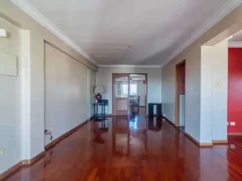 Departamento 6 ambientes con 3 baños