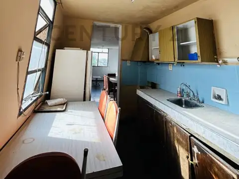Oficina 5 ambientes con 2 baños