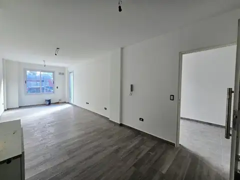 America 833 , Piso PB