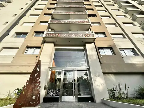 Departamento 3 ambientes en excelente estado y ubicación.