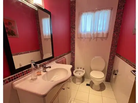 Casa en Venta con 4 cocheras