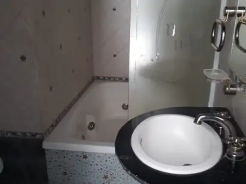 VILA 905
