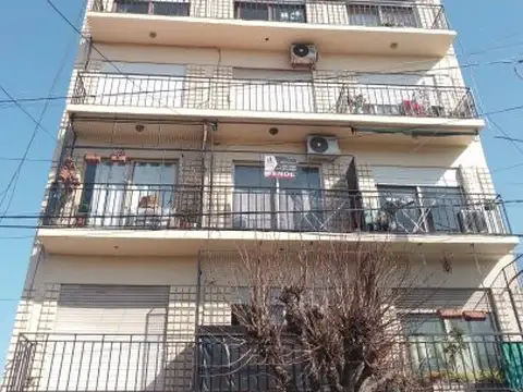 Fray Cayetano Rodriguez 400 , Piso 2