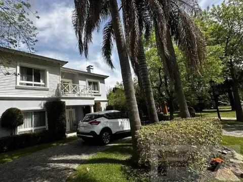 VENTA CASA  6 AMBIENTES COUNTRY CAMPOS DE ALVAREZ