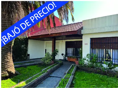 Casa 4 amb. con pileta y quincho en Villa Udaondo, Ituzaingó