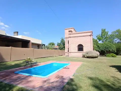 HERMOSA CASA EN ALQUILER CON GRAN JARDIN Y  PILETA