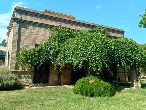 Casa 5 ambientes con 1 baño