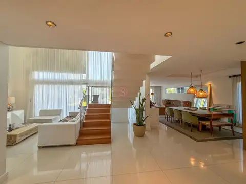 Casa  en Venta en Los Jazmines, Pilar del Este, Pilar