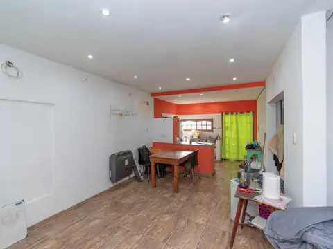 Casa 5 ambientes con 3 baños