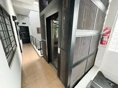 Venta Departamento Lanús Este 2 ambientes Frente