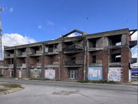 Venta edificio comercial y residencial a terminar Hurlingham sobre avenida Vergara
