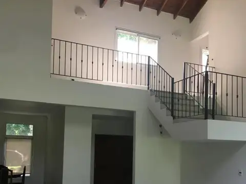 Casa en Alquiler de 4 dormitorios