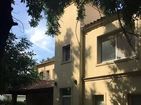 CASA EN ALQUILER EN LA PEREGRINA