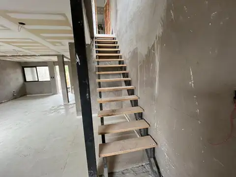 DUPLEX 3 DORM EN VENTA EL CHALLAO   BARRIO PRIVADO