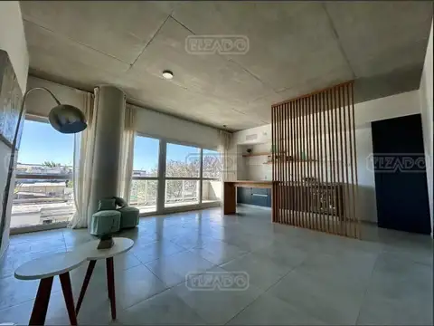 Oficina en Alquiler con 1 cochera