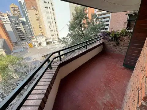 Buenos Aires 900, Piso 5°