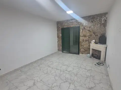 Av Las Flores 1600, Piso PB