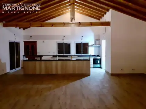 Casa 3 ambientes con 2 baños