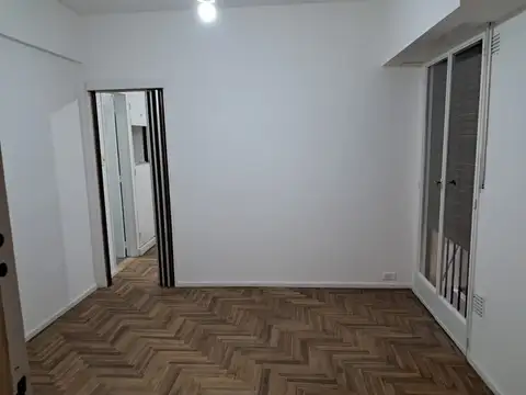 Virrey Cevallos y Av. Belgrano - 2 amb. Muy lindo