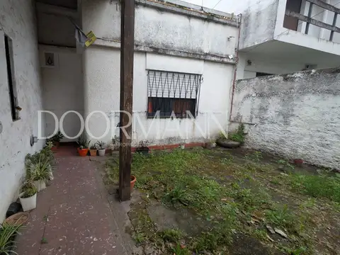 Casa en venta dos 4 ambientes jardín garage PERMUTA