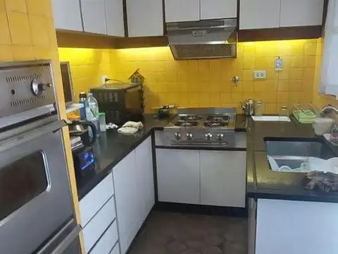 Casa 3 ambientes con 4 baños