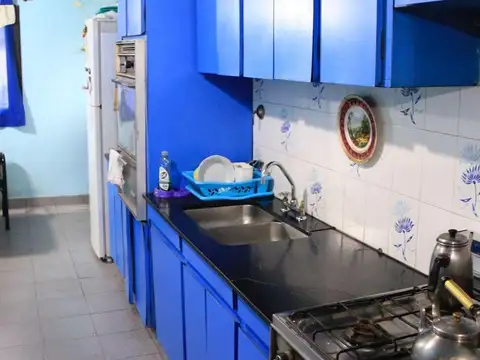 LOTE /Casa con local 6 Ambientes En San Justo