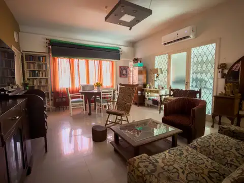 Depto Tipo Casa 4 ambientes con 2 baños