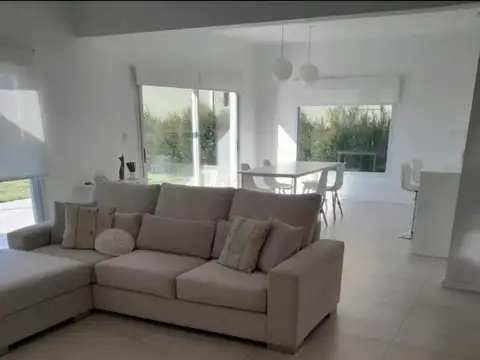CASA EN VENTA EN SAN SEBASTIAN PILAR