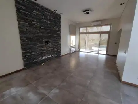 Casa en Venta en Francisco Alvarez, USD 540.000