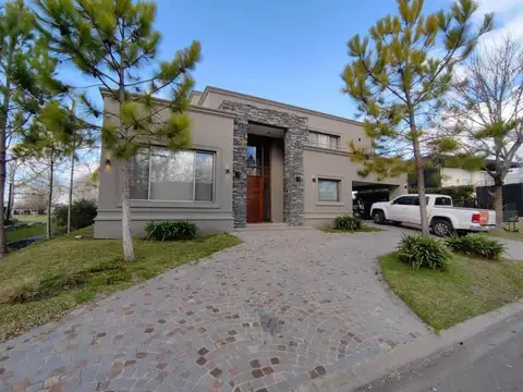 OPORTUNIDAD VENTA CASA 6 AMBIENTES SAN PATRICIO-BARRIO CERRA