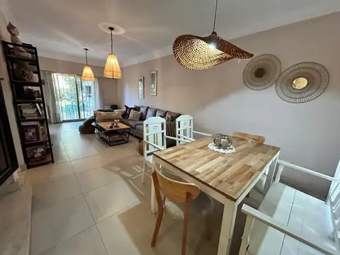 VENTA - CASA 7 AMBIENTES ZONA RESIDENCIAL - S.A. DE PADUA