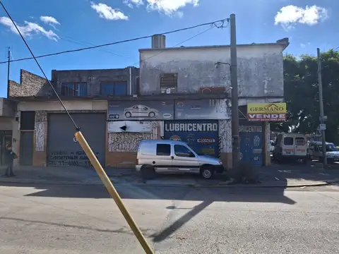 3 locales y oficina frente al NUEVO CENTRO COMERCIAL