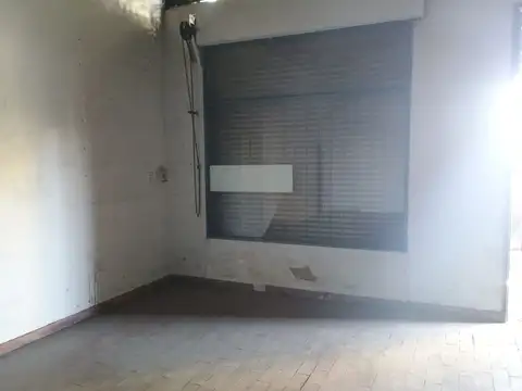 3 locales y oficina frente al NUEVO CENTRO COMERCIAL