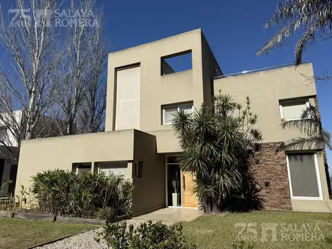 Casa Isla Santa Monica  5 Dormitorios  3 Pisos